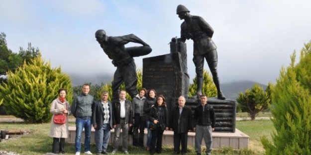 Geleceğin Sağlıkçıları Koca Seyit’i Ziyaret Etti