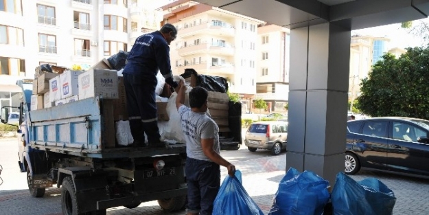 Alanya’da Gümrük Kaçağı Sigaralar İmha Edildi