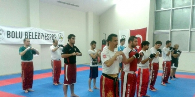 Kick Boks Kurslarına Yoğun İlgi