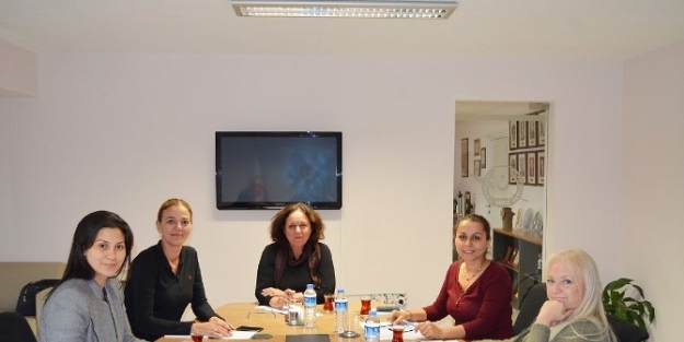 Kadın Gazeteciler Çaliştaya Hazırlanıyor