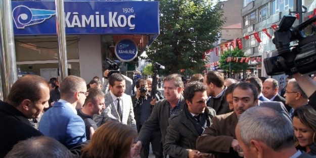 Ak Parti Ve Mhp Karşılıklı Aşure Dağıttı