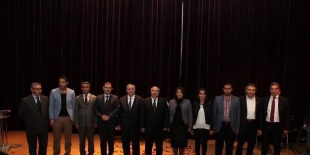 “bir Kasım Akşamı” Konulu Şiir Dinletisi