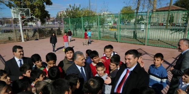 Başkan Dr. Memduh Büyükkılıç Yunus Büyükkuşoğlu İmam Hatip Ortaokulunu Ziyaret Etti