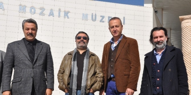 Ahmet Ümit Ve Kadir İnanir Zeugma Müzesine Hayran Kaldı