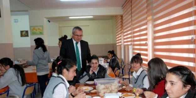 Vali Deniz’den Okul Ziyareti