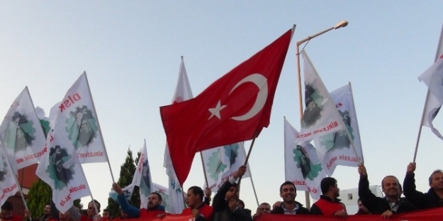 İşçiler Eyleme Başladı