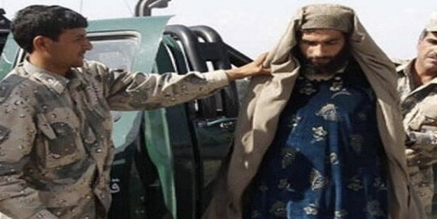 IŞİD militanları kadın kıyafetiyle!