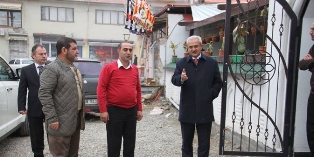 Erzincan Belediye Başkanı Cemalettin Başsoy Şehir Genelinde Yürütülen Çalişmalari Yerinde İnceledi