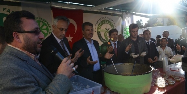 Kayseri Şeker Fabrikasının Aşure Etkinliği Sürüyor