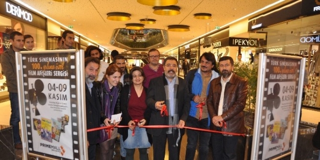 Ünlü Yazarlar Ahmet Ümit Ve Ayhan Bozkurt Sergi Açtı