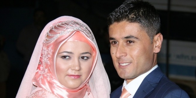 Gazeteci Bekir Çetin Nişanlandı