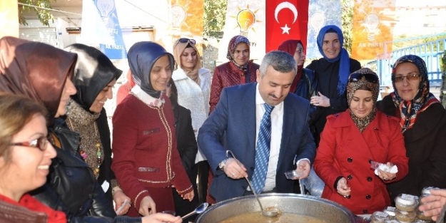 Körfez Belediyesi 8 Bin Aşure Dağıttı