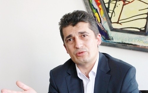 Des, Başbakan Davutoğlu’na Lojman Saltanatı Ve Makam Aracı Sefasına Son Verme Çağrisinda Bulundu!