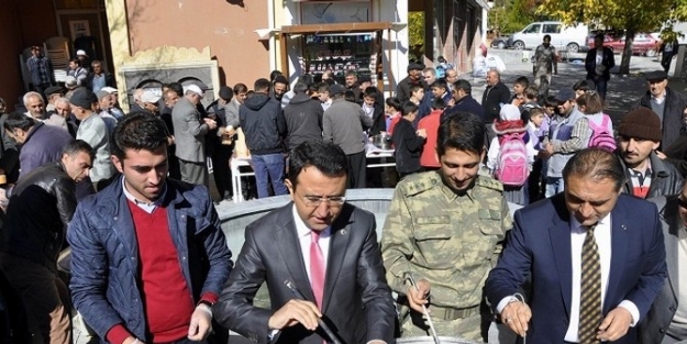 Gürün Belediyesi 2 Bin Kişilik Aşure Dağıttı