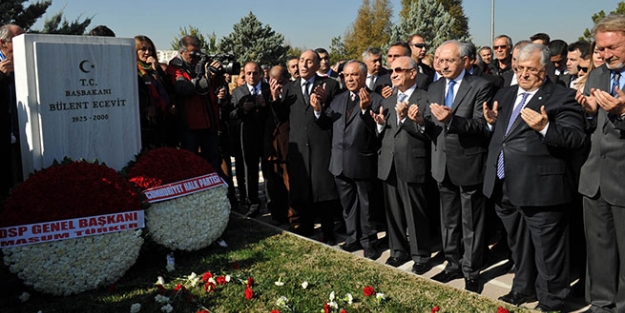 Ecevit'in kabrinde birlik mesajı