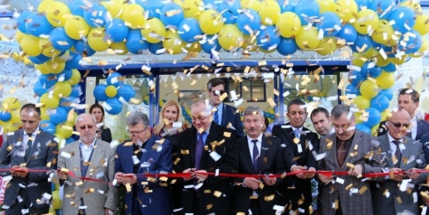 Bayer Traktör Saruhanlı Plazası Hizmete Açıldı