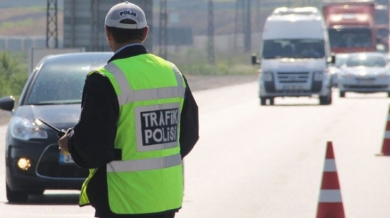 Binlerce ehliyete el konuldu