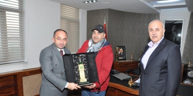 Başkan Üzülmez’in Makamı Boş Kalmıyor