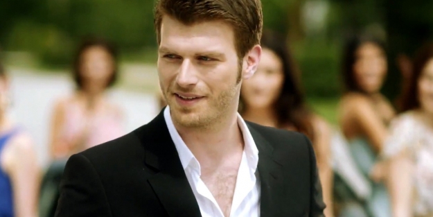 Tatlıtuğ hayranlarına kötü haber!