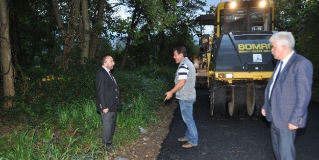 Üzülmez, Suadiye’deki Asfaltlama Çalişmalarini Denetledi
