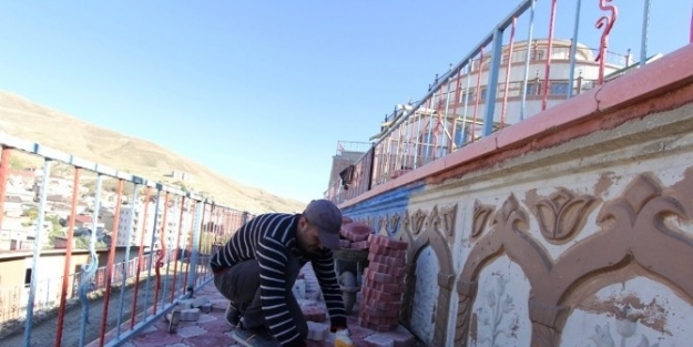 İmaret Tepe Sosyal Tesisleri’nde Hummalı Çalişma