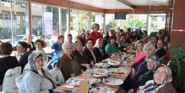 Ödemişli Yardımsevenler Sonbahar Kahvaltısında Bir Araya Geldi