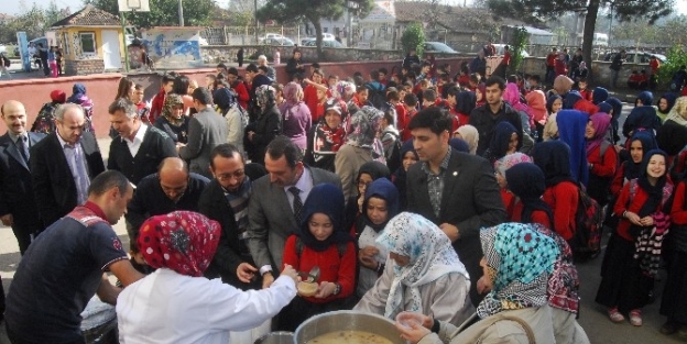 Zahid Kevser-i İmam Hatip Ortaokulu’ndan Aşure Etkinliği