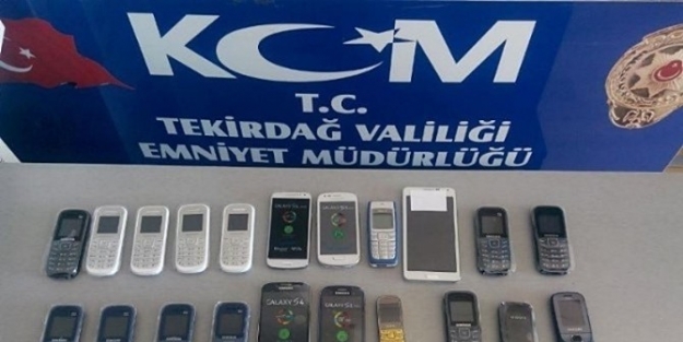 Dolandırıcı 185 Kaçak Telefonla Yakalandı
