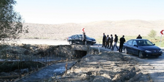 Kaymakam Avcı Yol Çalişmalarini İnceledi