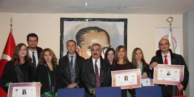 Yeni Avukatlar Cübbe Giyerek Yemin Etti