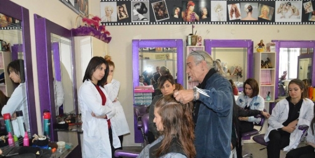 Manisalı Berber Ve Kuaförlerden Liselilere Eğitim