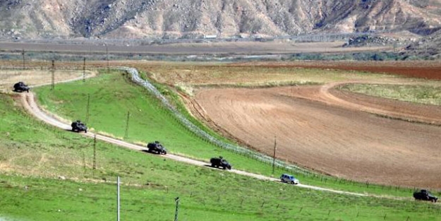 Zırhlı araçlar sınıra gönderildi