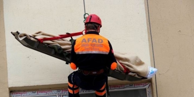 Afad, Erciş Devlet Hastanesi Personeline Yangın Ve Deprem Konulu Eğitim Verdi