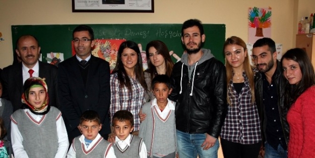 Dost Eli Derneği’nden 100 Öğrenciye Yardım