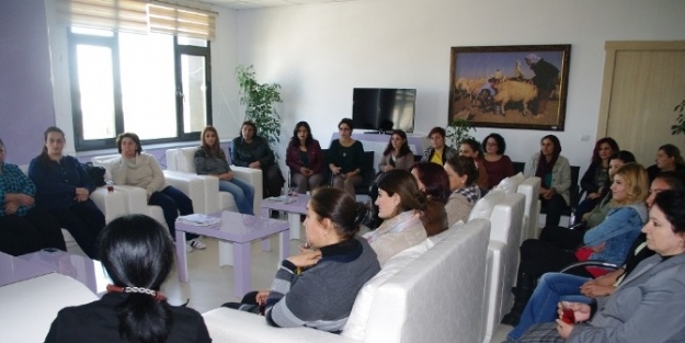 Eş Başkan Yılmaz Kadın Çalişanlarla Bir Araya Geldi