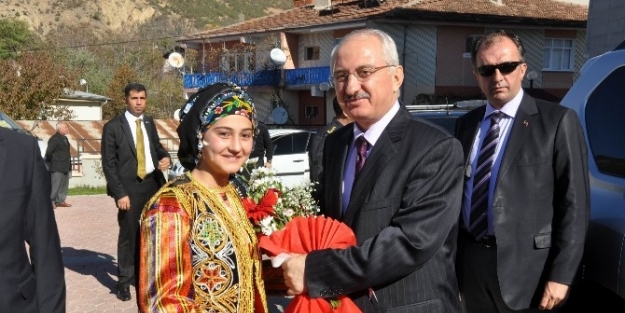 Vali Alim Barut, Koyulhisar’da Temaslarda Bulundu