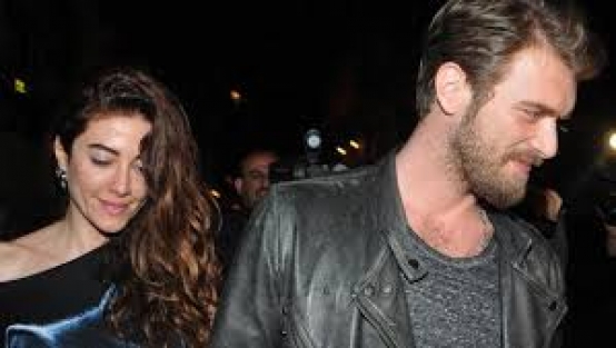 Kıvanç Tatlıtuğ sevgilisine bakanları görünce...