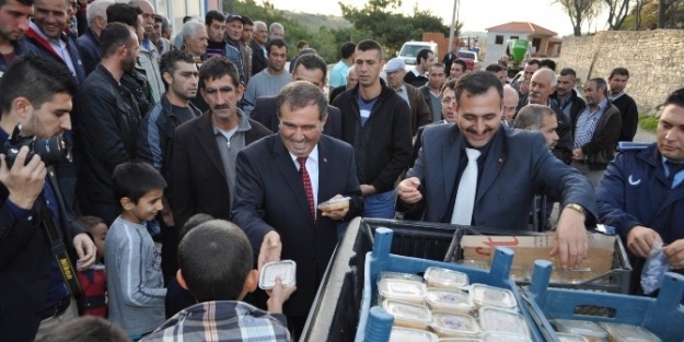 Başkan Avcu, Alevi Köylerde Aşure Dağıttı