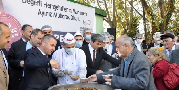Ereğli Belediyesi 6 Bin Aşure Dağıttı