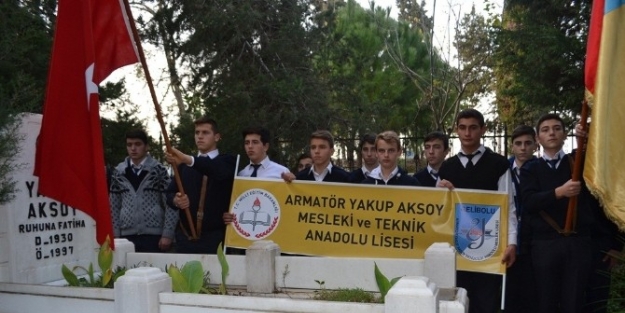 Armatör Yakup Aksoy Mezarı Başında Anıldı