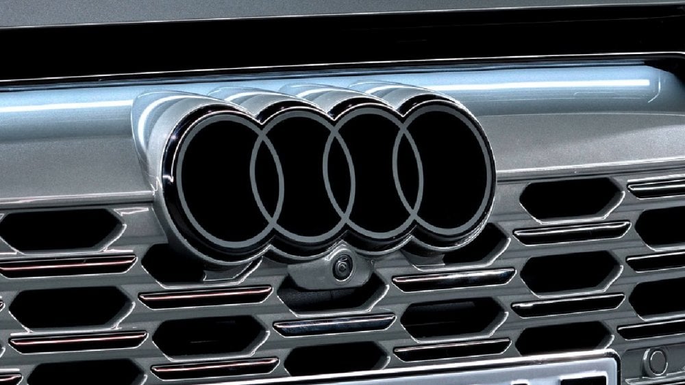 Audi, logosunu değiştirdi!