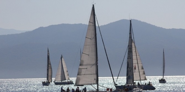 Göcek’de Yelkenler Rüzgar Bekledi