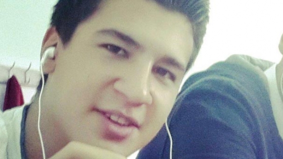 Liseli genç halı sahada öldü!