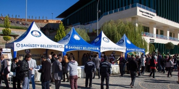 Hasan Kalyoncu Üniversitesi’nde Aşure Dağıtıldı