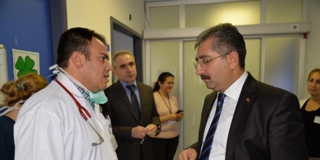 Vali’den Lösemi Hastası Çocuğa Moral Ziyareti