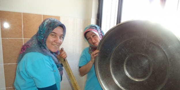 Miniklerin Aşure Etkinliği