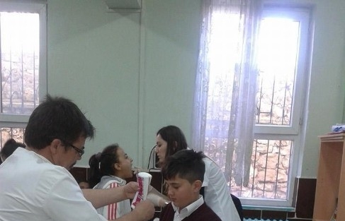 Cumhuriyet Ortaokulunda Ağız Ve Diş Sağlığı Taraması