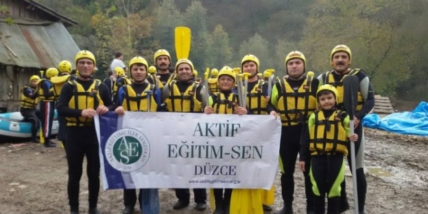 Aktif Eğitim Sen’in Rafting Keyfi