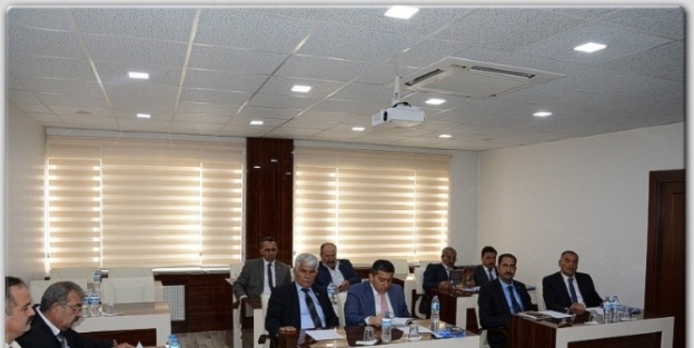 İl Genel Meclisi Çalişmalarina Sürüyor