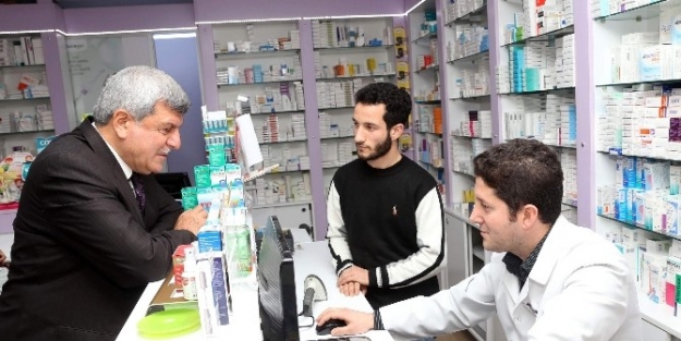 Karaosmanoğlu Akça Camii Esnafını Ziyaret Etti